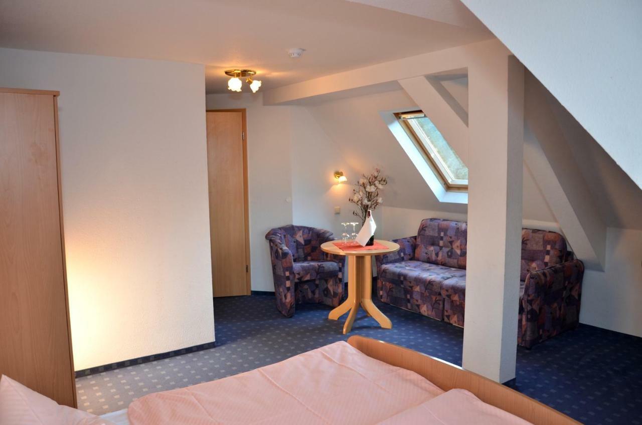 Hotel Vierenstrasse Neudorf  외부 사진